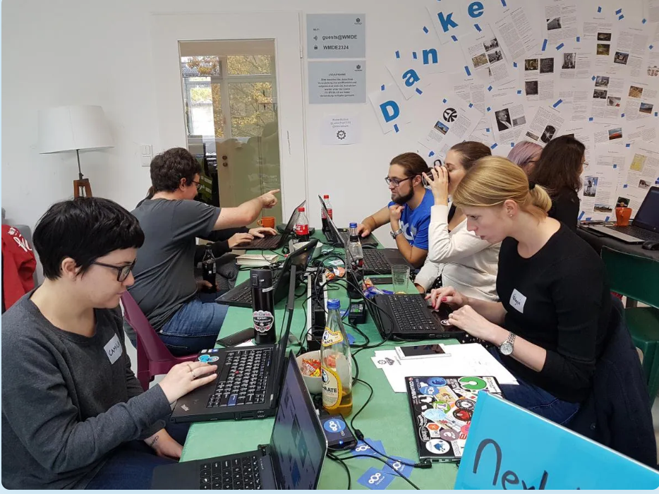 Nextcloud contribute development sprints Community Conference group picture
