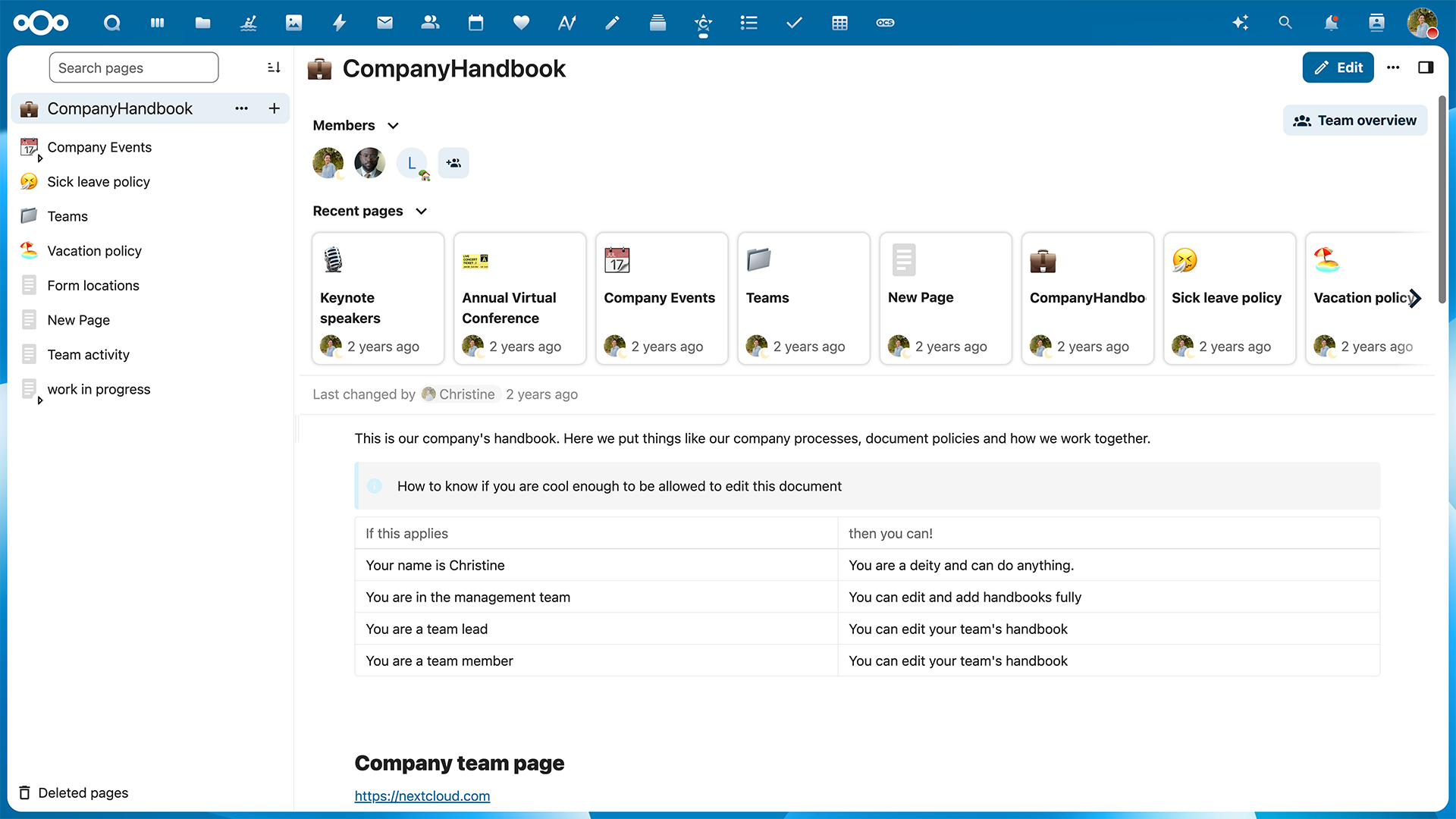 Nextcloud Hub 25 Autumn Collectives landing page design